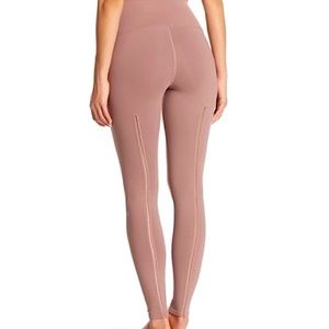 Alo yoga dash leggings-mauve-size medium